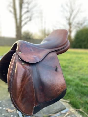 Sella da salto ostacoli Belloir  17.5" - 2018