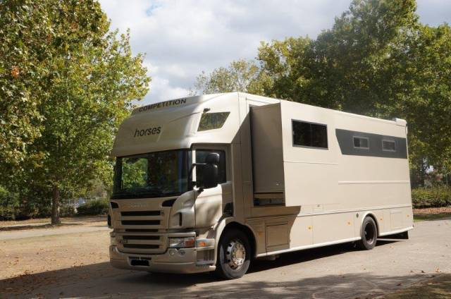Camion per Cavalli Scania P320 2007 Occasione