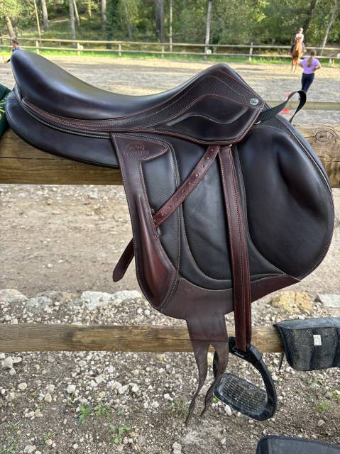 Sella da salto ostacoli Devoucoux  17.5" - 2021