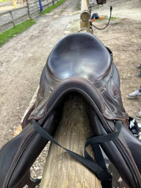 Sella da salto ostacoli Devoucoux  17.5" - 2021