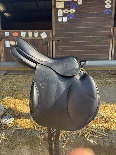 Sella da salto ostacoli Jean-Luc Maurel  17.5" - 2025