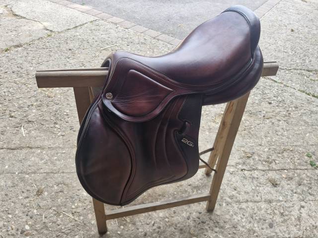 Sella da salto ostacoli CWD  17.5" - 2020