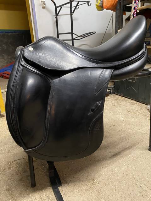 Sella da dressage CWD SE08 18" - 2019
