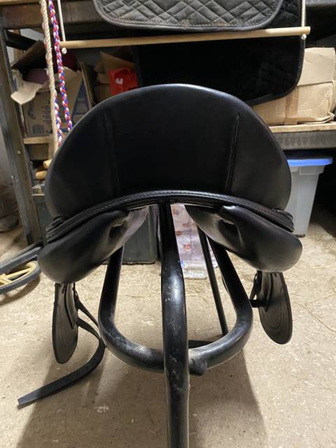 Sella da dressage CWD SE08 18" - 2019