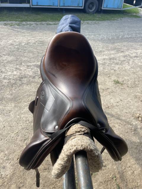 Sella da salto ostacoli Antarès  18" - 2024