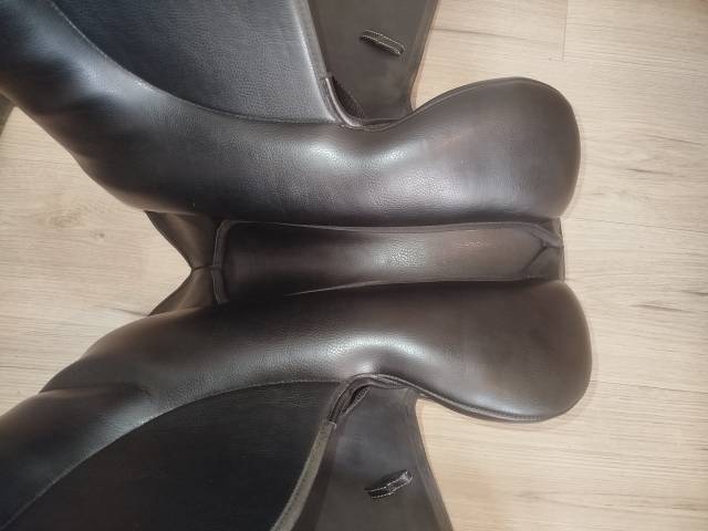 Sella da dressage  Waldhausen  17.5" - 2020