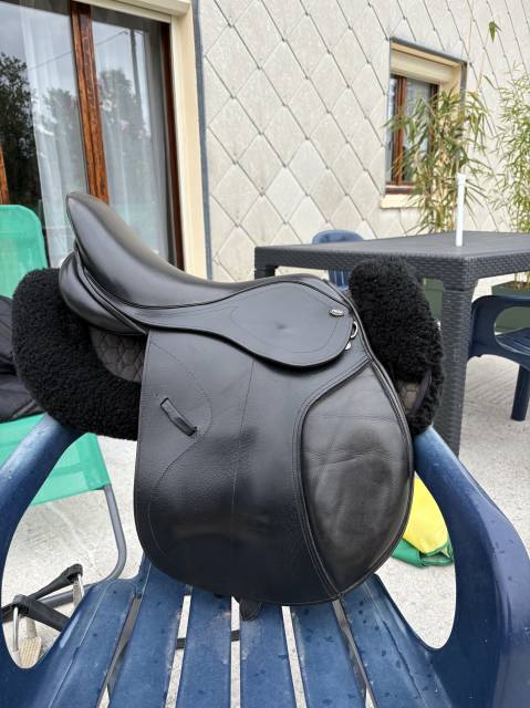 Sella da salto ostacoli  Selle d’obstacle canyon HKM 16.5" - 2017