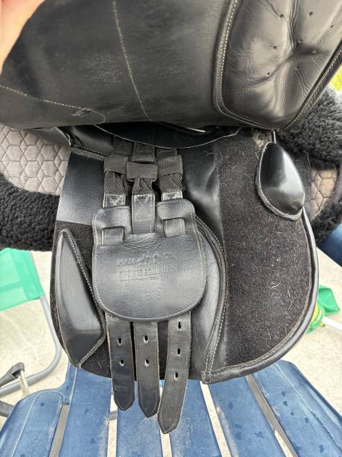 Sella da salto ostacoli  Selle d’obstacle canyon HKM 16.5" - 2017