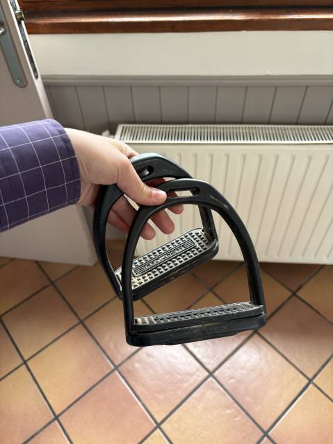 Sella da salto ostacoli  Selle d’obstacle canyon HKM 16.5" - 2017