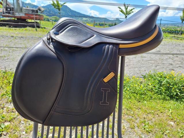 Sella mista Ikonic  17.5" - 2020