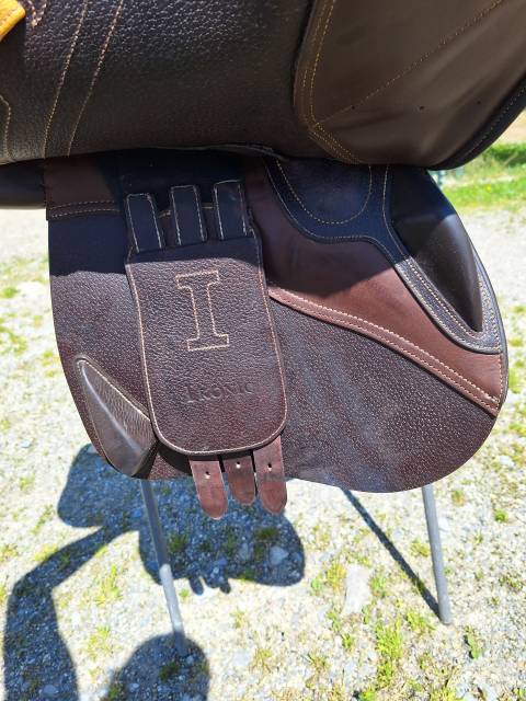 Sella mista Ikonic  17.5" - 2020