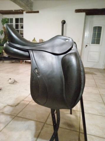 Sella da dressage Ikonic  17" - 2017