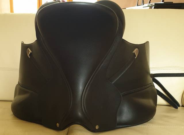 Sella da dressage Bates  17.5" - 2020