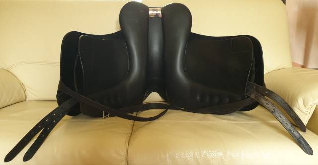 Sella da dressage Bates  17.5" - 2020