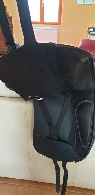 Sella da dressage Bates  17.5" - 2020