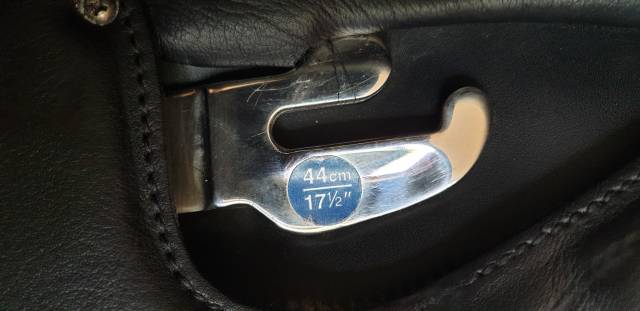 Sella da dressage Bates  17.5" - 2020