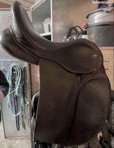 Sella da dressage Eric Thomas  17" - 2012