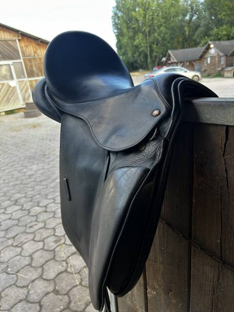 Sella da dressage Eric Thomas  17" - 2012