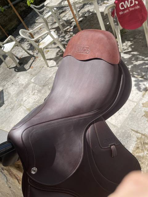 Sella da salto ostacoli CWD  17.5" - 2025