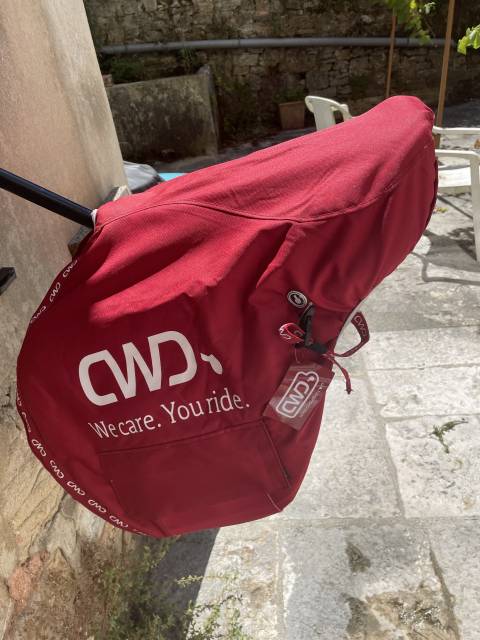 Sella da salto ostacoli CWD  17.5" - 2025