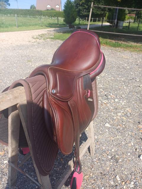 Sella da salto ostacoli CWD  17.5" - 2020