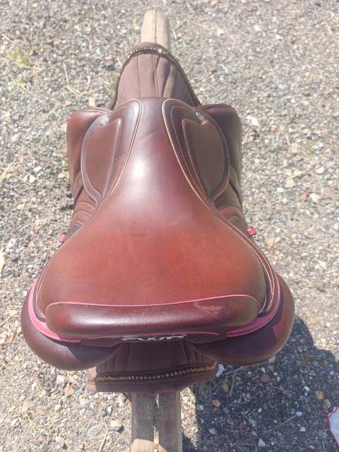 Sella da salto ostacoli CWD  17.5" - 2020