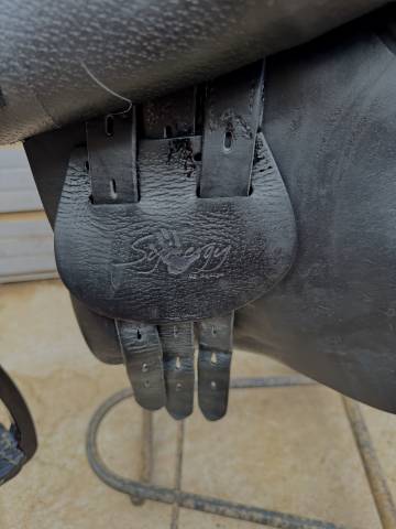 Sella da salto ostacoli Equipe  17.5" - 2023