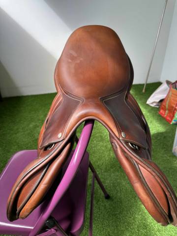 Sella da salto ostacoli Butet  17.5" - 2024