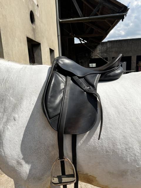 Sella da dressage Kieffer  17.5" - 2010