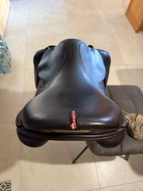 Sella da salto ostacoli Equipe  17.5" - 2018