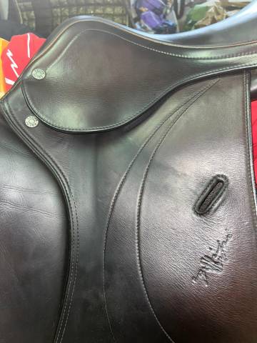 Sella da salto ostacoli Equipe  17" - 2020