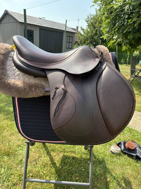 Sella da salto ostacoli Antarès  17" - 2024