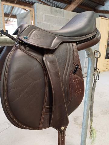 Sella mista Ikonic  17" - 2024