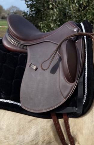 Sella da dressage Erreplus Vittoria 17" - 2022