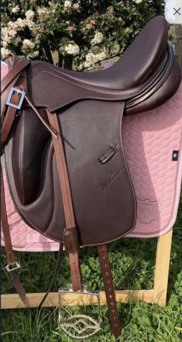 Sella da dressage Erreplus Vittoria 17" - 2022