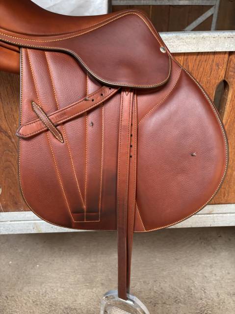 Sella da salto ostacoli Butet  17.5" - 2025