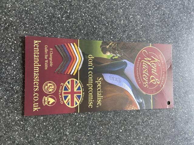 Sella Junior / Sella Pony KENT & MASTERS  16.5" - 2023