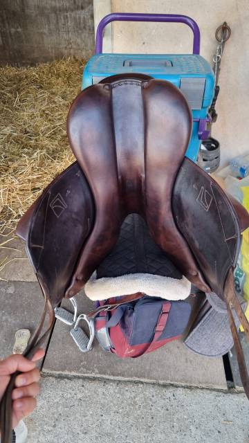 Sella da salto ostacoli Childeric  17.5" - 2018