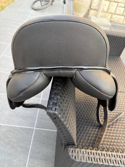 Sella da dressage Norton  17.5" - 2020