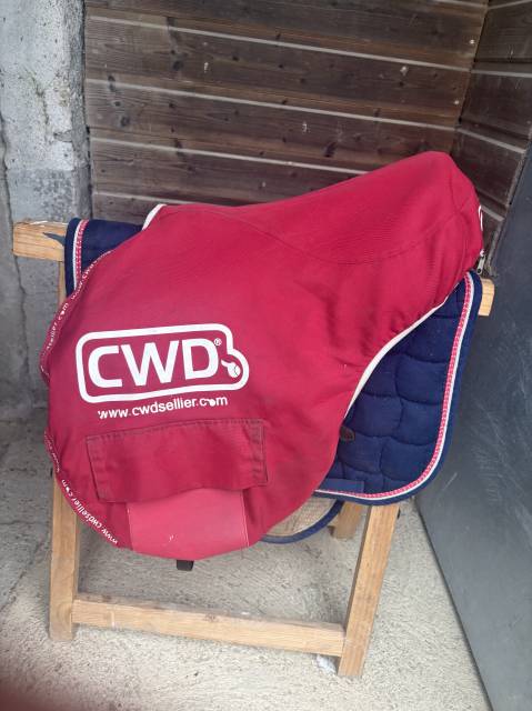 Sella da salto ostacoli CWD  17.5" - 2019