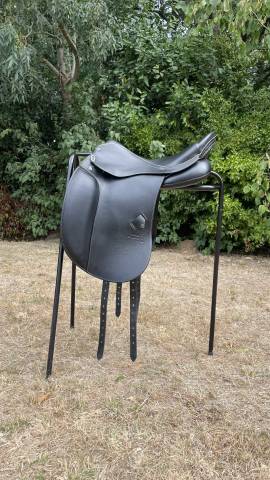 Sella da dressage Stubben  18" - 2022
