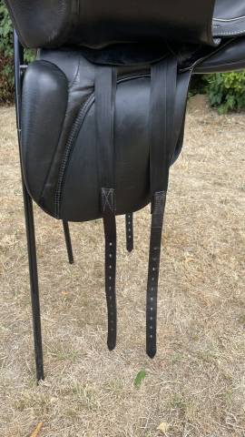 Sella da dressage Stubben  18" - 2022