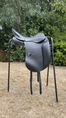 Sella da dressage Stubben  18" - 2022