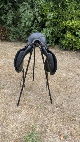 Sella da dressage Stubben  18" - 2022