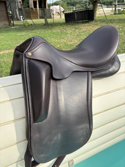 Sella da dressage Aulion  17" - 2023