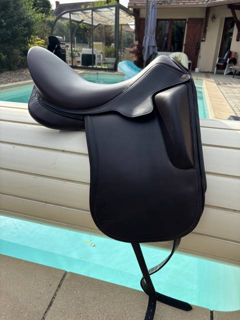 Sella da dressage Aulion  17" - 2023