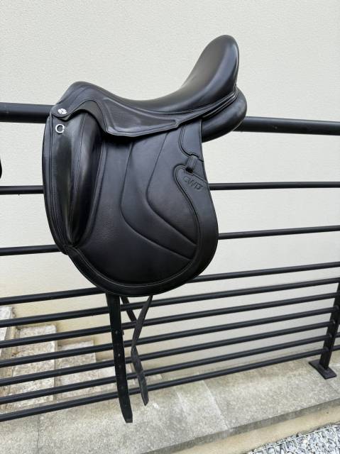 Sella da dressage CWD  17.5" - 2020