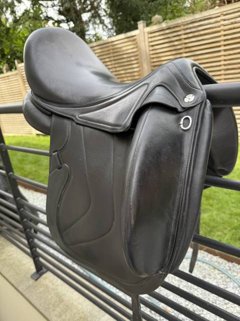 Sella da dressage CWD  17.5" - 2020