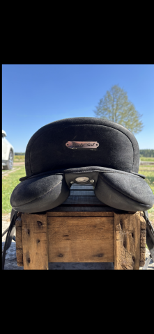 Sella da dressage Wintec  17.5" - 2013