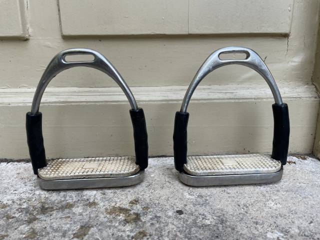 Sella da salto ostacoli Butet  18" - 2000